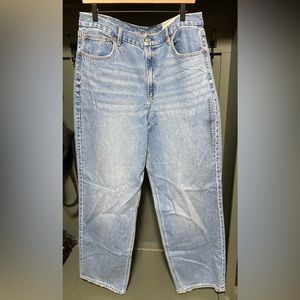 American Eagle women’s curvy 90’s straight jeans